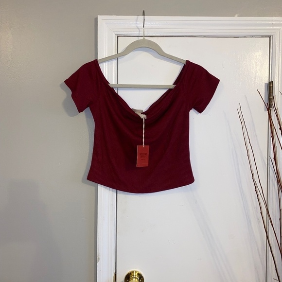 Mossimo size medium NEW crop off shoulder top - Picture 1 of 3